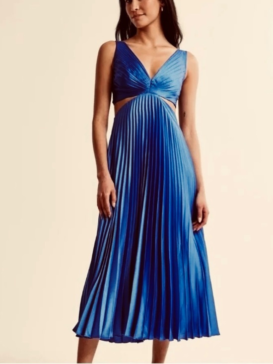 Abercrombie & Fitch Dresses & Skirts - Abercrombie & Fitch Giselle Pleated Cutout Maxi Dress Navy Blue Satin M